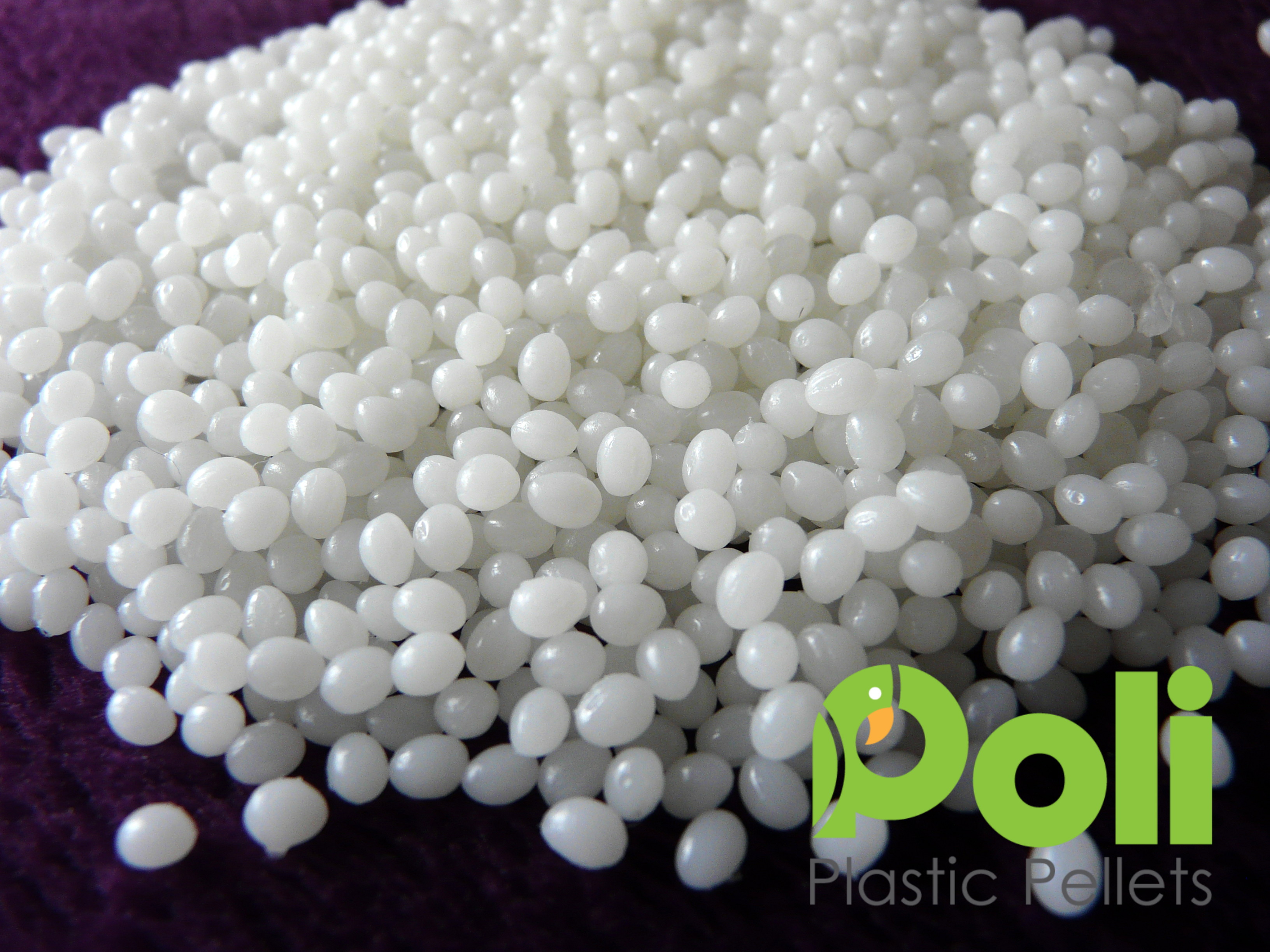 Thermoplastic Beads – 1lb Polymorph Plastic Pellets(Made in Spain) –  Reusable Moldable Plastic Beads – Melting Plastic Pellets for Modeling, DIY